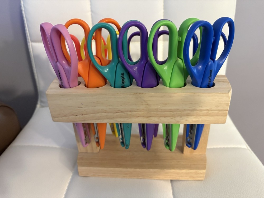 Scrapbooking Scissors 10 Different Patterns, With Standing Case
