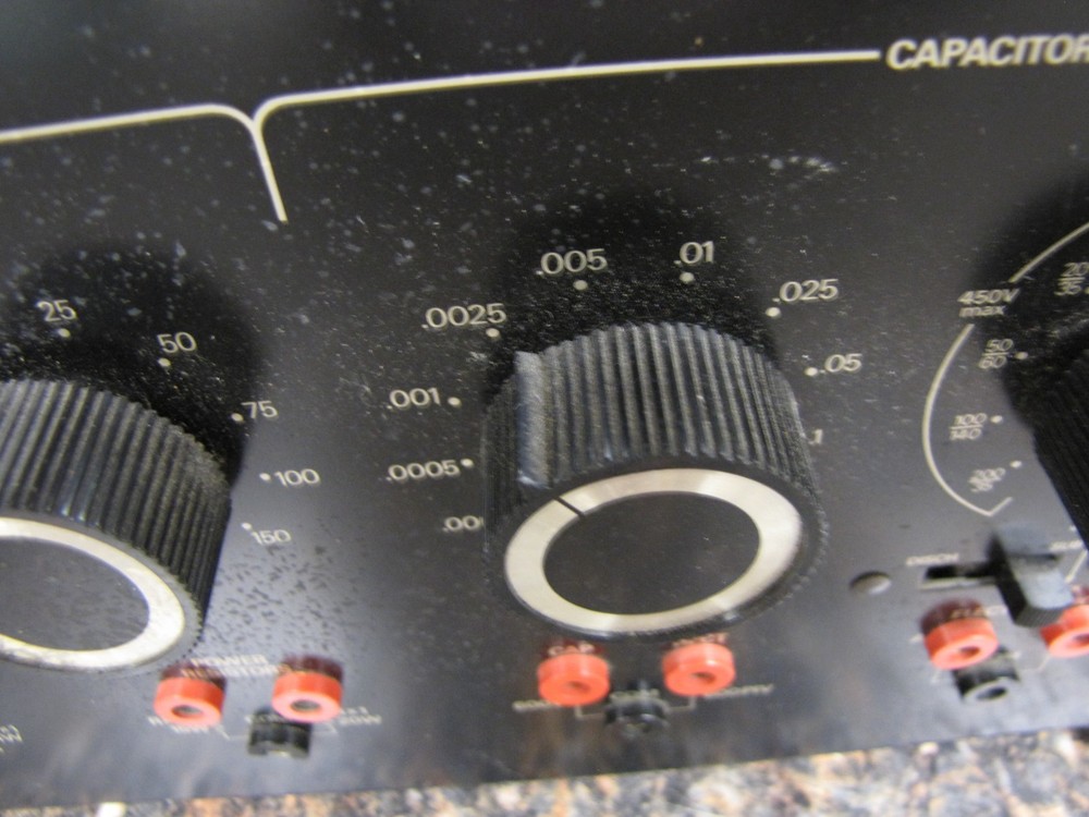 B&K Precision 2902 Resistor & Capacitor Substitution Master -MO7