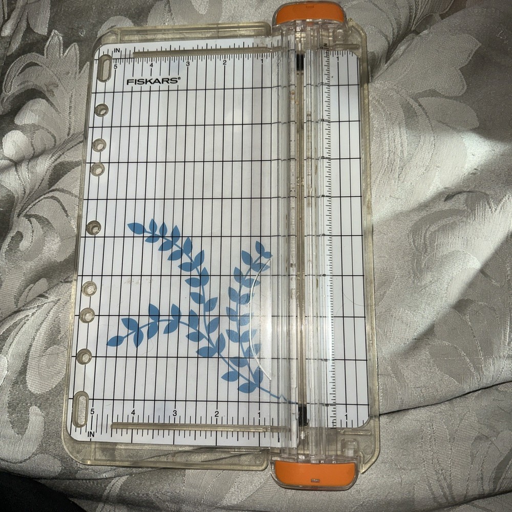 Fiskars Paper Cutter Blade Style Cutting Board School Muti Type Ring Binders