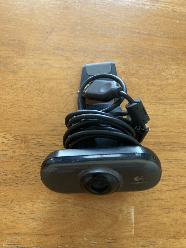 Logitech Web Cam Camera With Clip On Plug In Works Great!