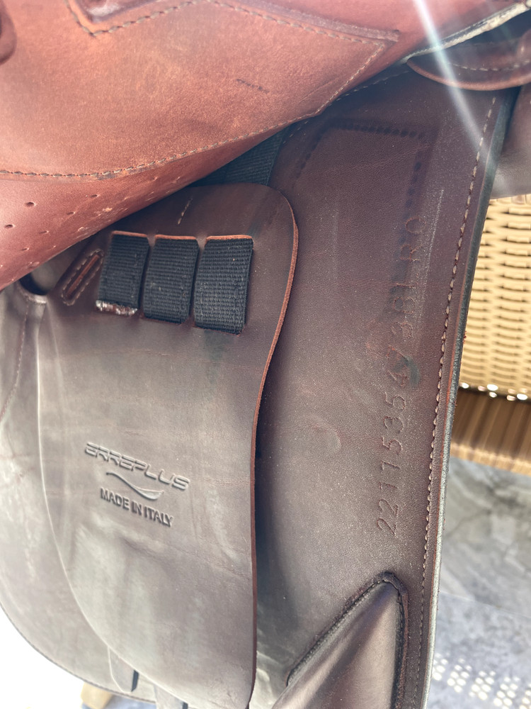17.5" 2022 Erreplus JH Hunter Saddle - Barely Used