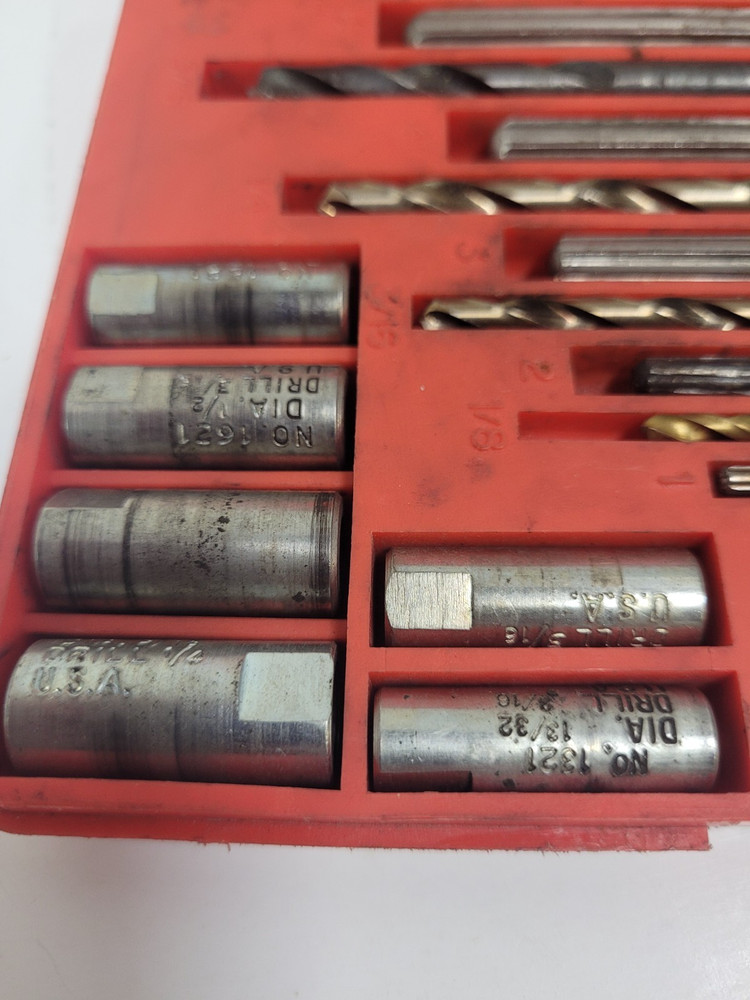 Bluepoint No 1020 - screw extractor set - broken case ( B393 )