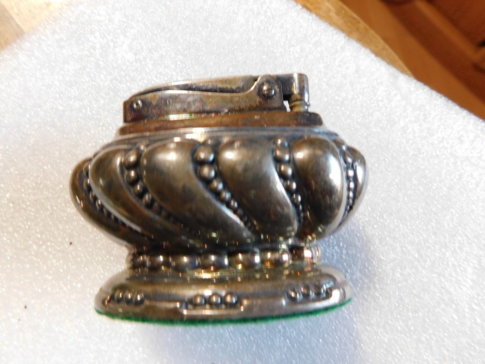 Vintage Ronson "Crown" Table Lighter