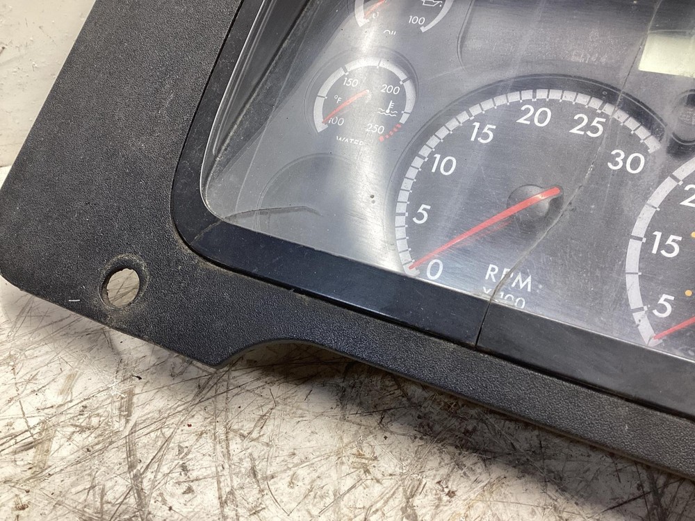 2011-2014 Freightliner CASCADIA Speedometer Instrument Cluster - Used