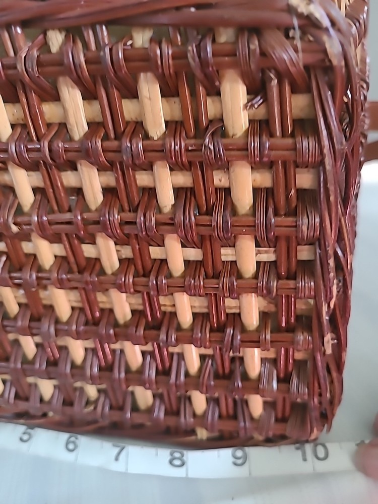 RATTAN BIG PICNIC WINE HAMPER WITH ADJUSTABLE BROWN STRAP BLUE STRIPE INSIDE EUC