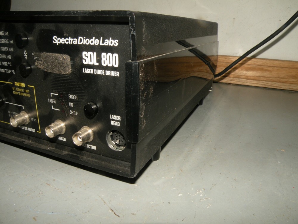 SPECTRA DIODE LABS SDL 800 LASER DIODE DRIVER W/ KEYS