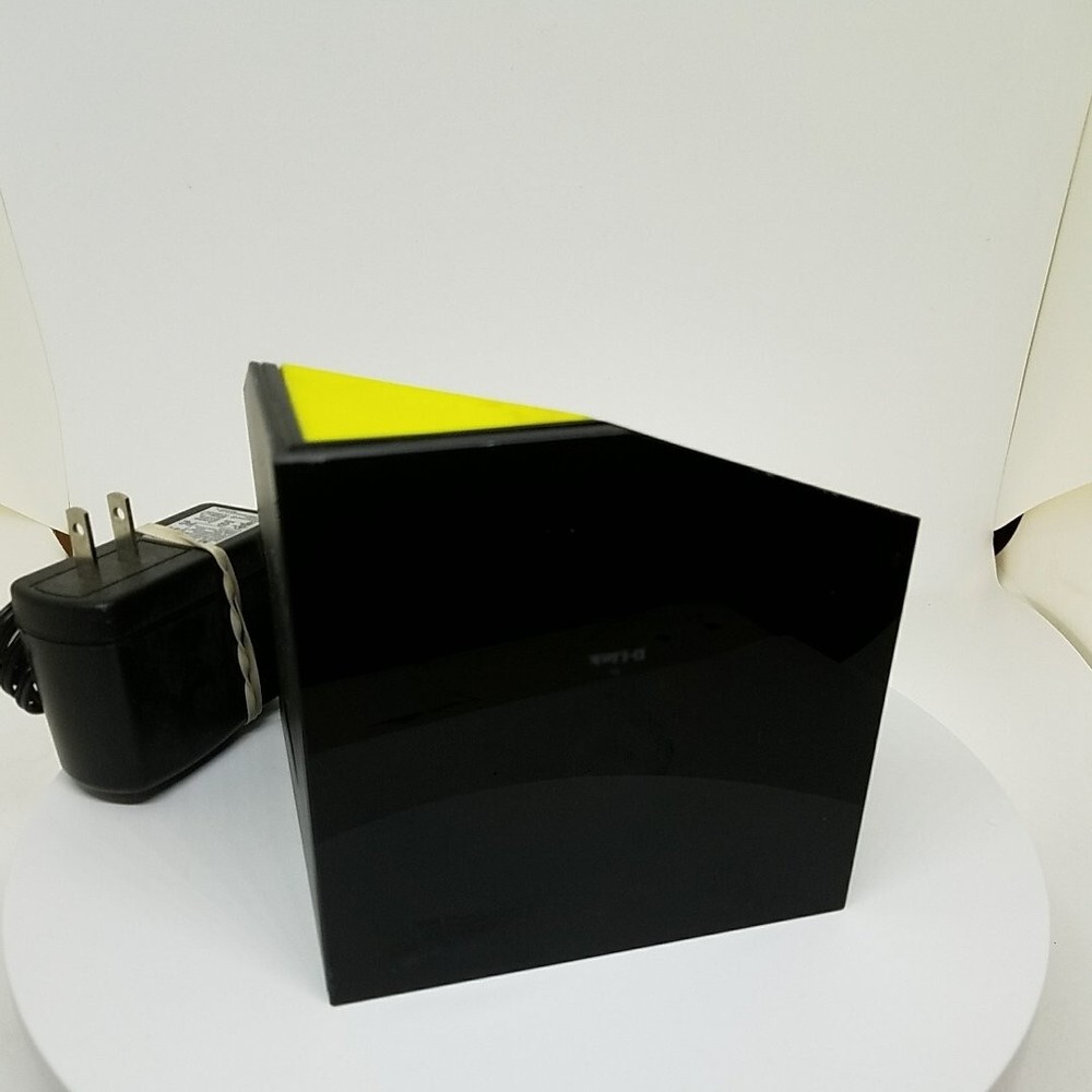 D-Link Boxee Box Digital HD Media Streamer With Adapter