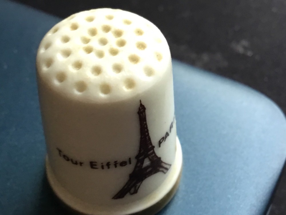 Eiffel Tower Paris         - thimble - R