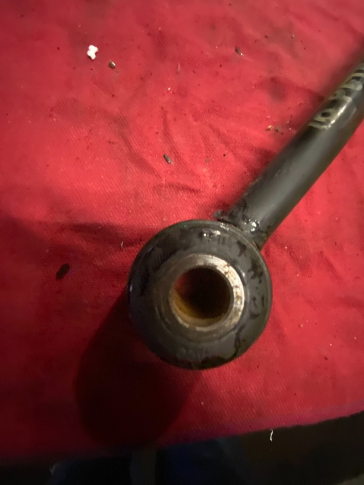 Front Radiator Support Arm PETERBILT 379, BUSHING BAD AND OR MISSING