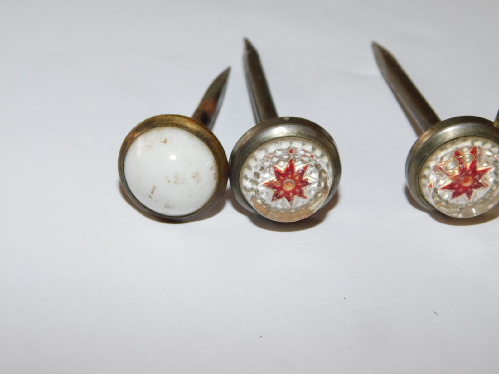 5 VINTAGE VICTORIAN SULFIDE GLASS PICTURE FRAME HANGER DECORATIVE NAILS