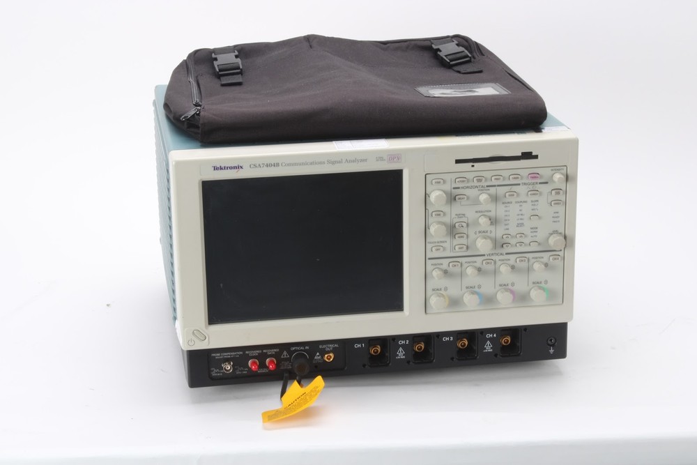 Tektronix CSA7404B Communications Signal Analyzer With 4M, JA2, ECTS, JAA Opts