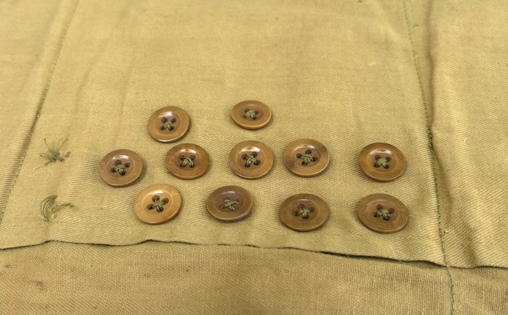VTG 40 WW2 U.S. Army Olive Drab Military Sewing Kit Pouch Stenciled w/ buttons