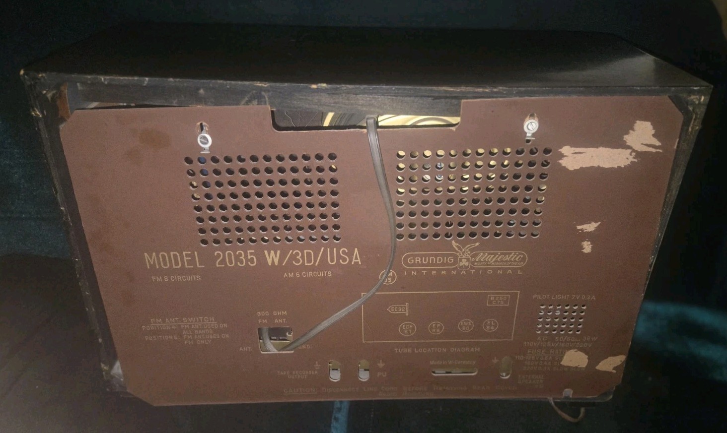 Antique Grundig-Majestic Model 2035 Radio - WORKS!
