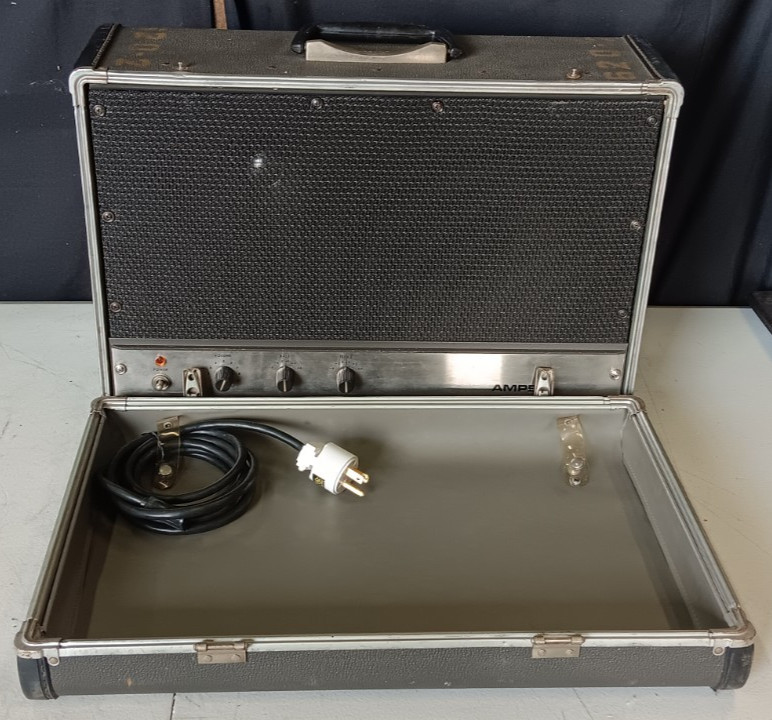 Vintage Ampex Suitcase Amplifier Model AA-620 - WORKS!