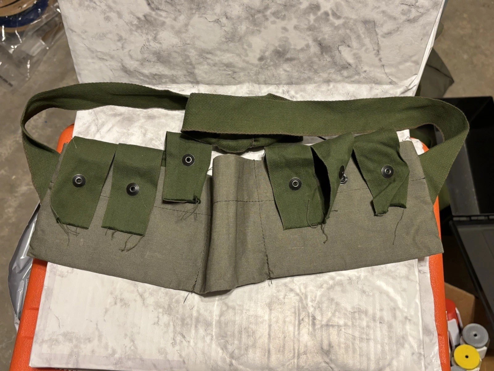 US Military Issue Vietnam Era 40mm M-79 6 Pocket/Round Pouch Bandoleer NOS