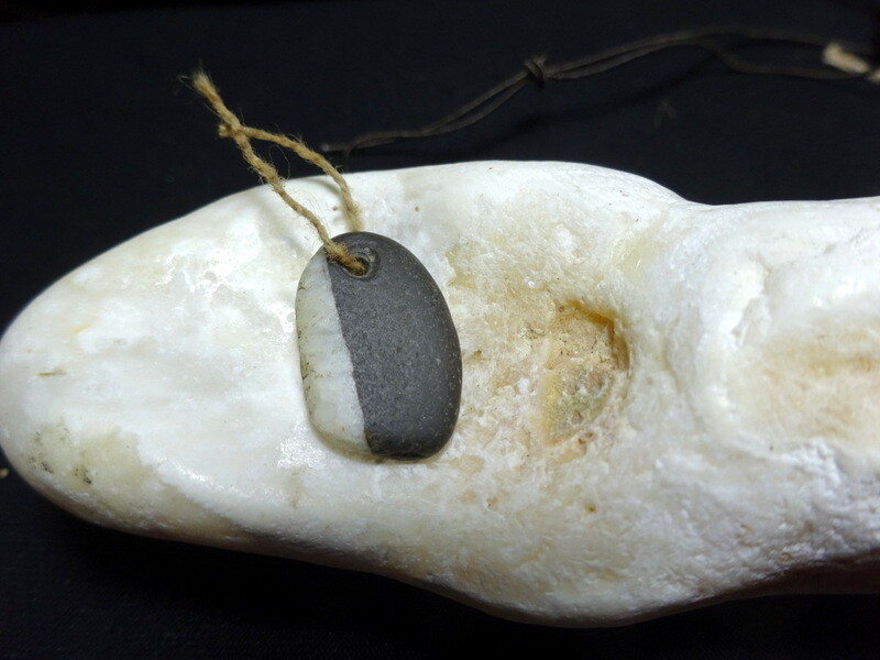 Stone Bead Ancient Bi colour Pendant