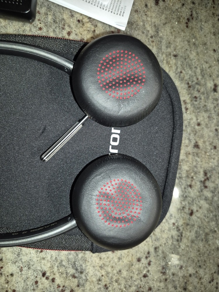 Platronics Voyager Focus UC B825 Wireless Headset