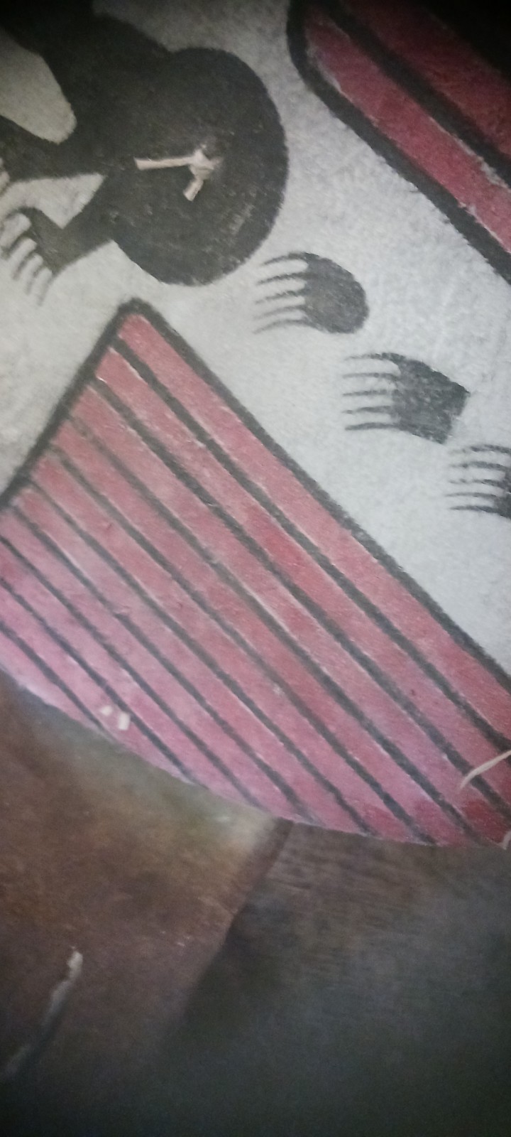 ** AWESOME NATIVE AMERICAN WALL ART PAINTED BISON SHIELD DISPLAYS BEAUTIFUL**