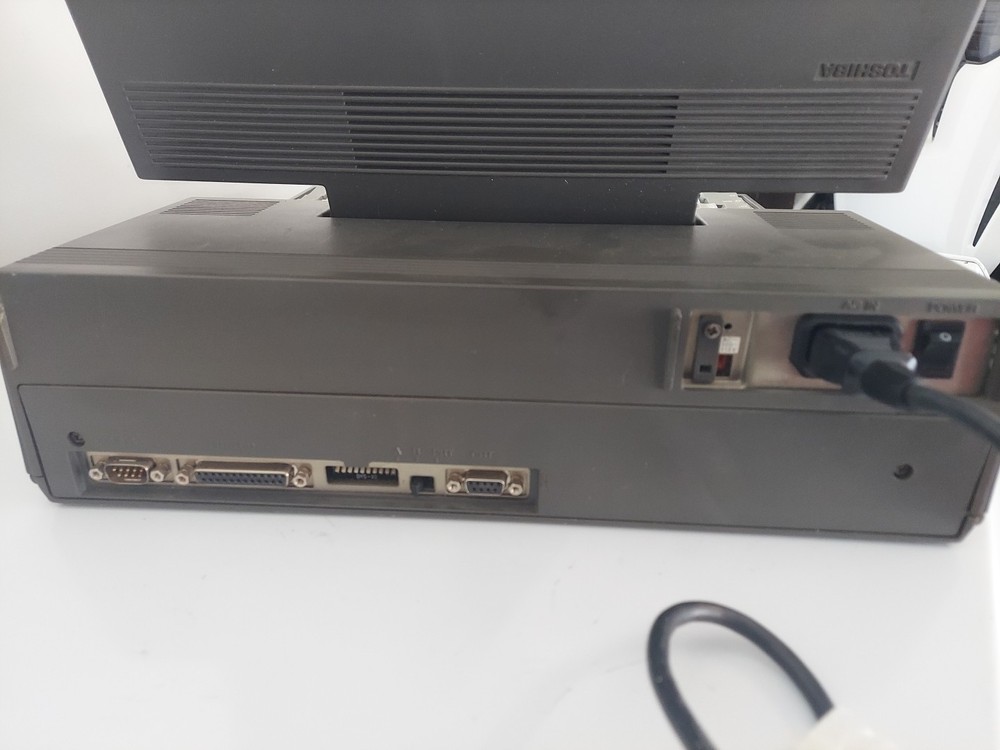 Toshiba T3200 Luggable Notebook Laptop