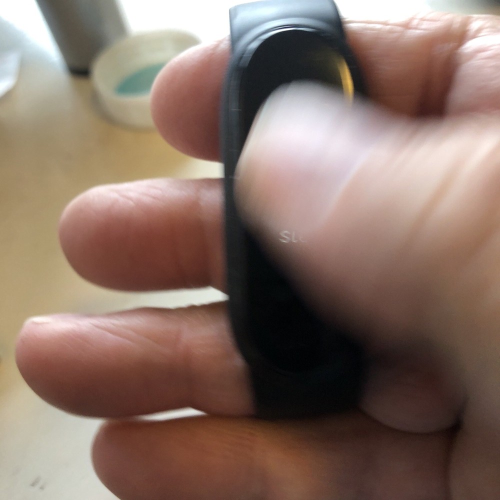 Smartwatch With Dedicated Charge Head