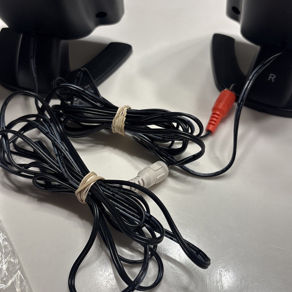 Labtec 3-PieceFlat Panel Multimedia Speaker System TESTED - Works GREAT!
