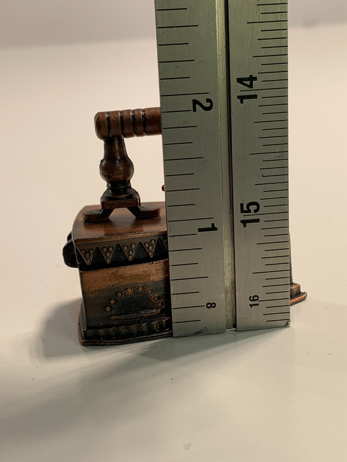 Vintage Die-Cast Pencil Sharpener Antique Style Clothes Iron PSD1