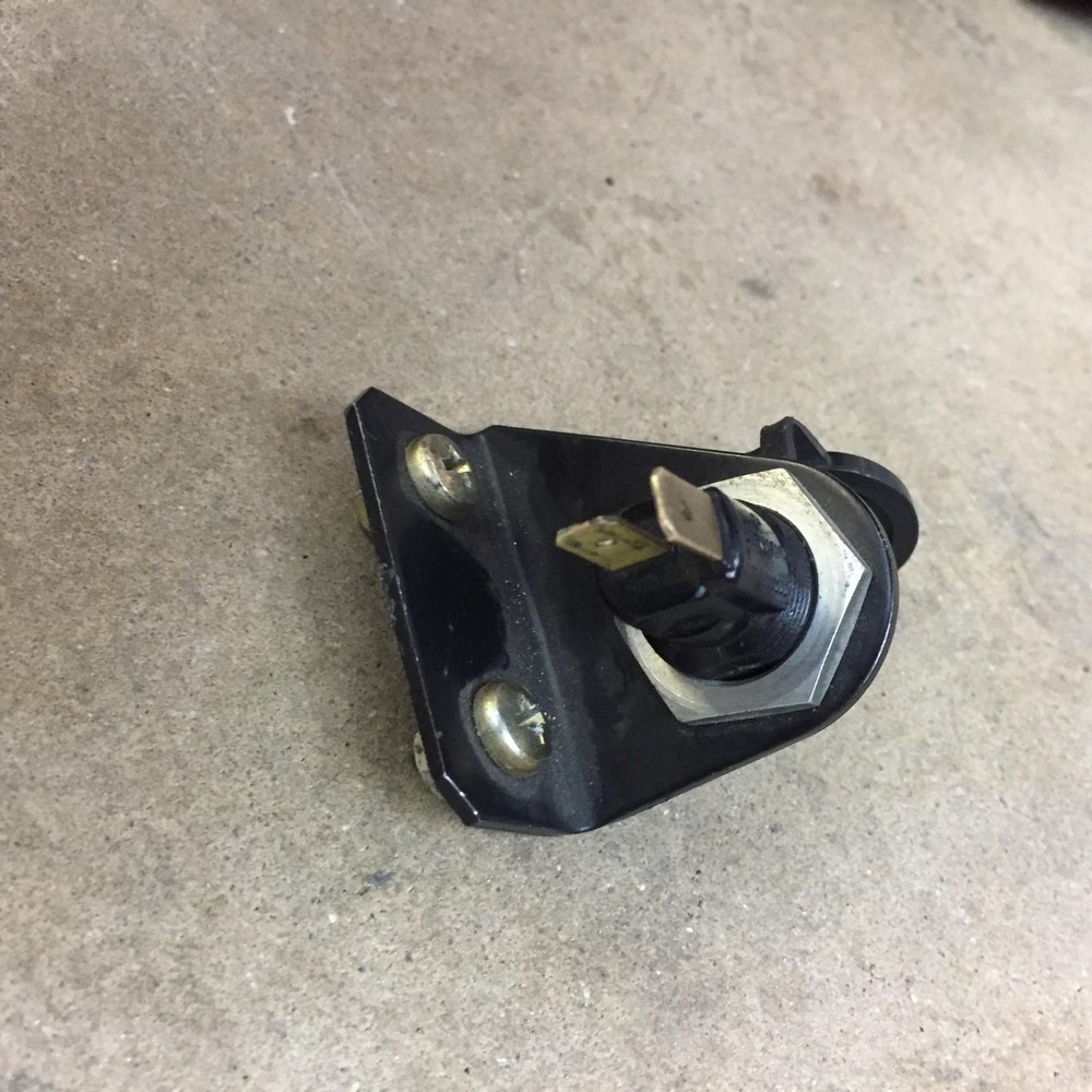 BMW Airhead Accessory Socket