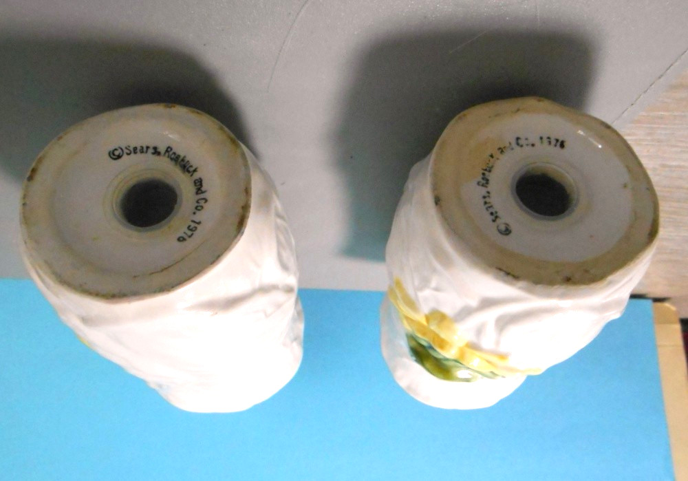 1976 Sears Roebuck Neil The Frog Oversized Ceramic Salt & Pepper Shakers Japan