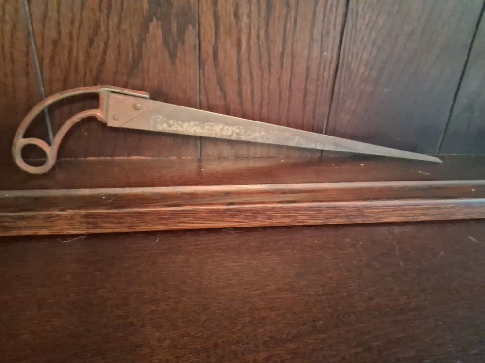 Unbranded vintage keyhole saw