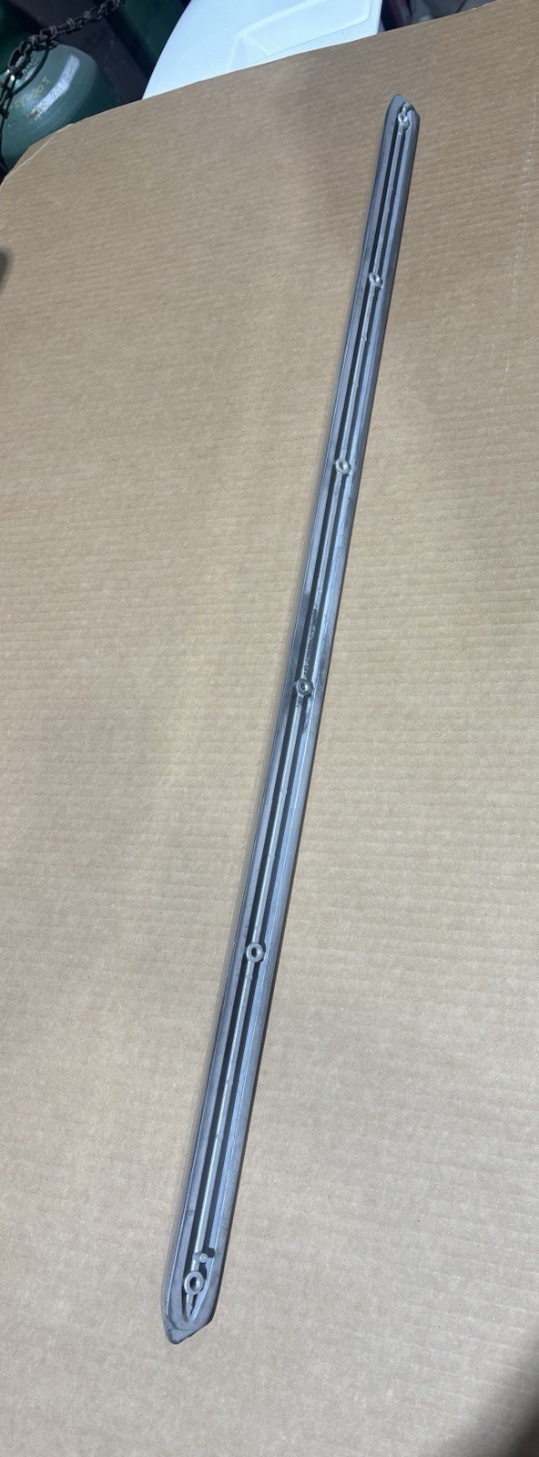 Peterbilt 388,389 Aluminum Grill Bar L77-6091