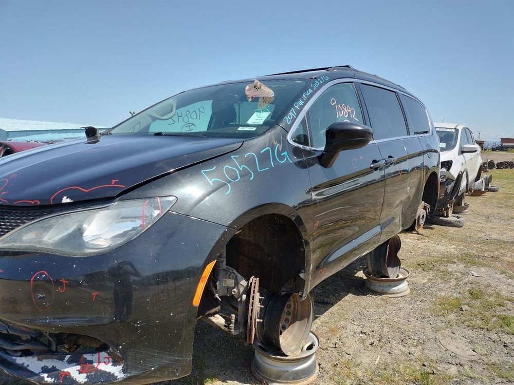LEFT BLK ROCKER PANEL MOULDING OEM 2017 CHRYSLER PACIFICA