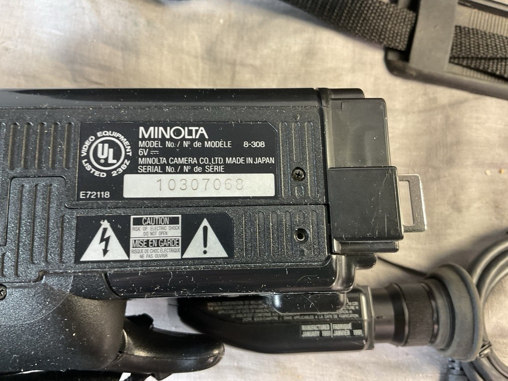 Minolta Master 8-308 Handheld 8x Optical Zoom Camcorder Bundle - Powers On