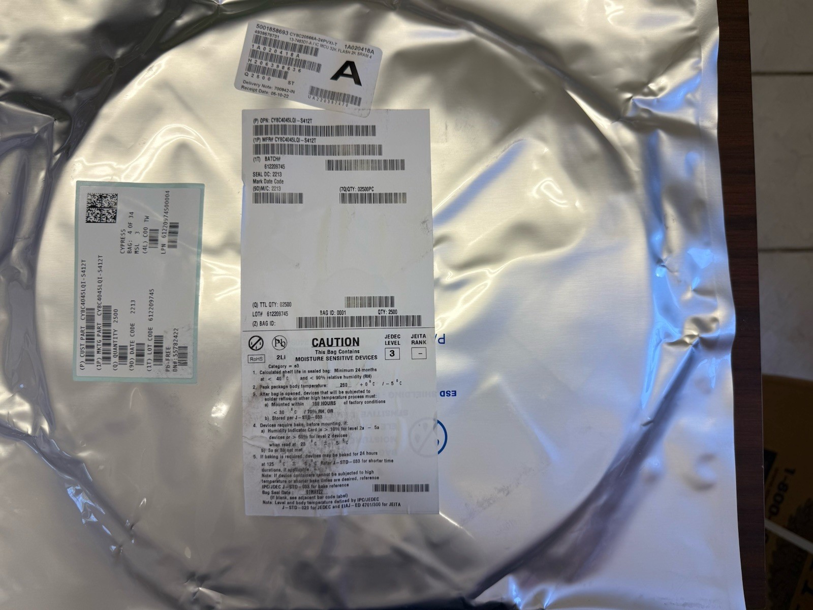 Cypress Microcontroller CY8C40455LQI-S412T