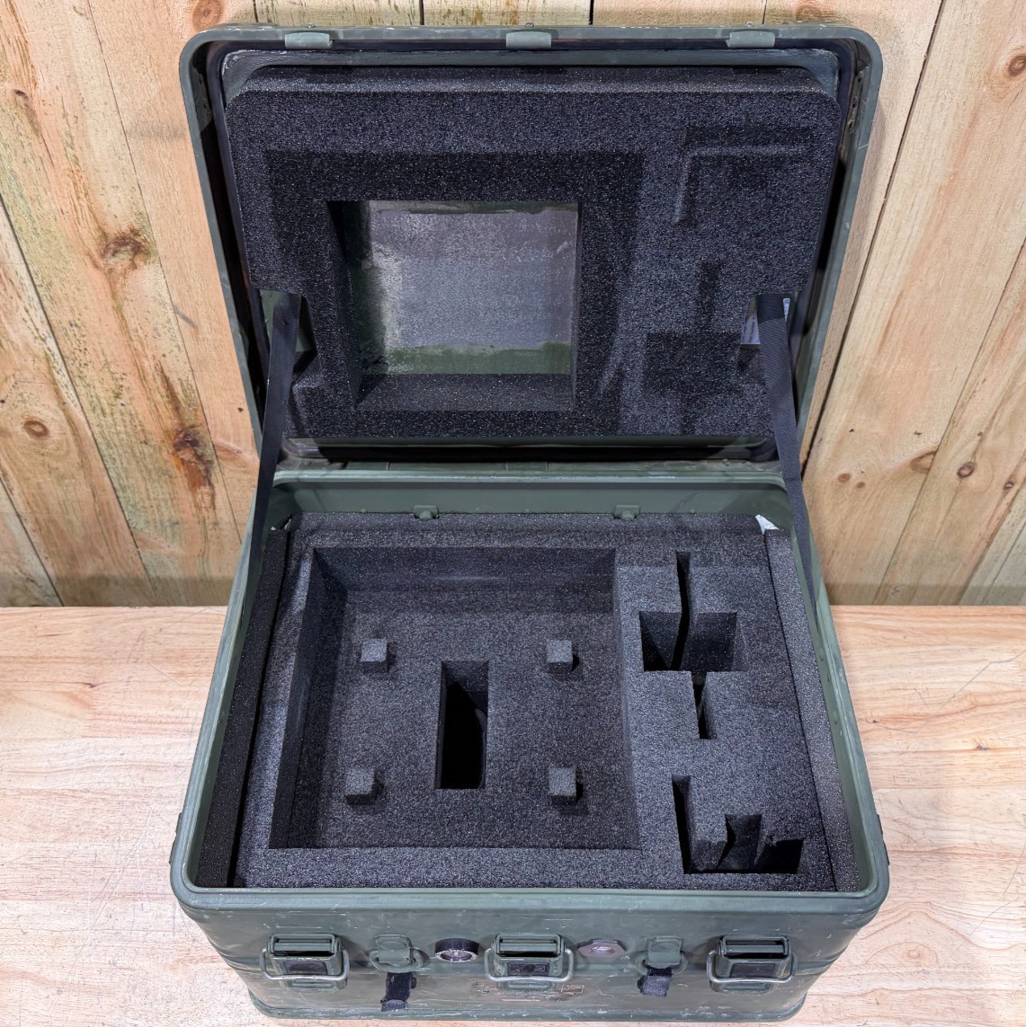 Zarges Metal K470 22.5x18x13.5" Military Surplus Storage Case Green