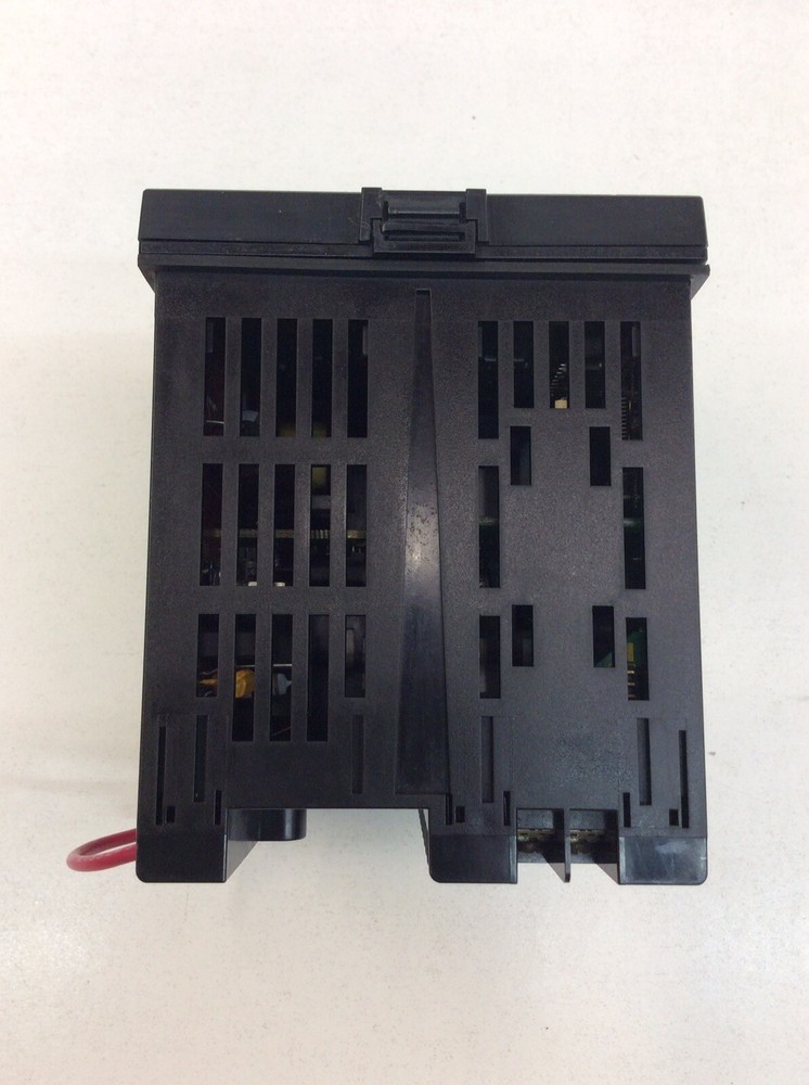 Omron E5AK-TAA2-500 Process, Temperature Digital Controller Relay LED 100~240VAC