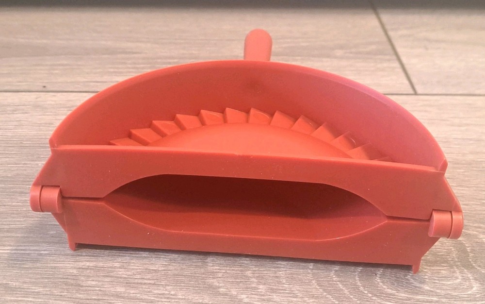 Dumpling Maker, Empanada Maker Press, Tortilla Folder, Tortilla Crimper