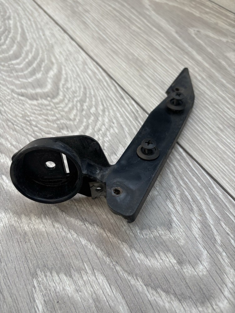 BMW e90 Right Hand Front Wing Bracket Fitting Mounting Support Fixing