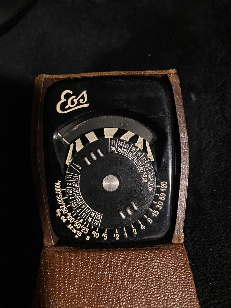 VintageEOS Light Meter With Leather Case lgreat condition