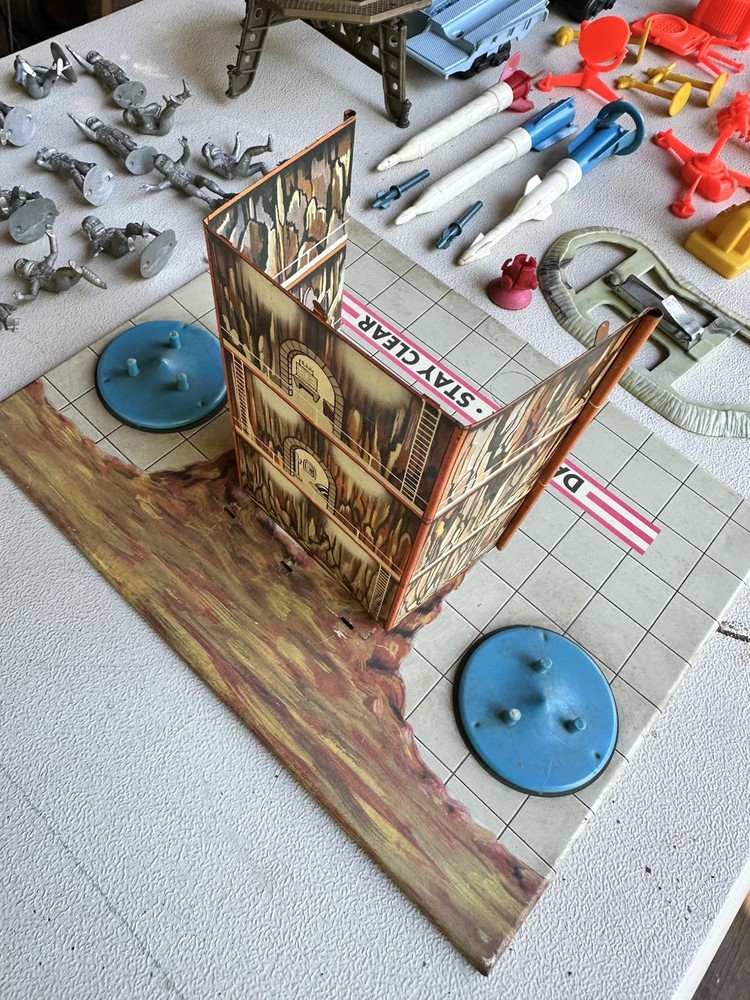 Marx Moon Base