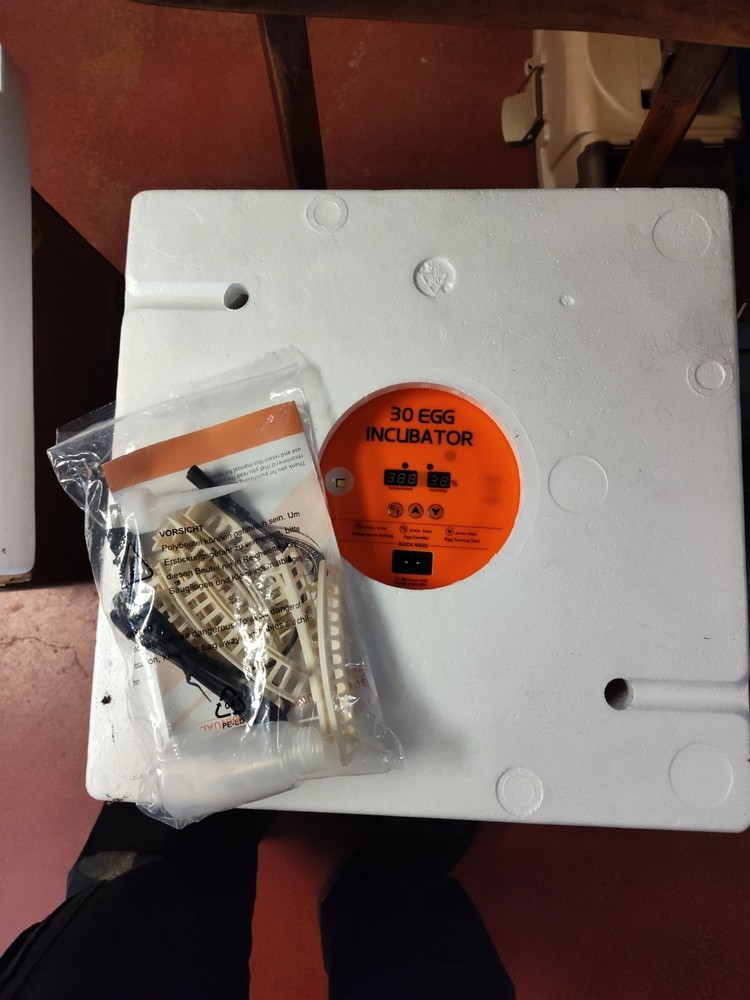 30 egg incubator Digital