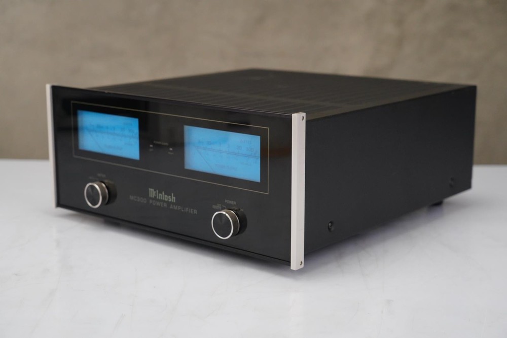 McIntosh MC300 Solid State 300W Power Amplifier Serviced #48192