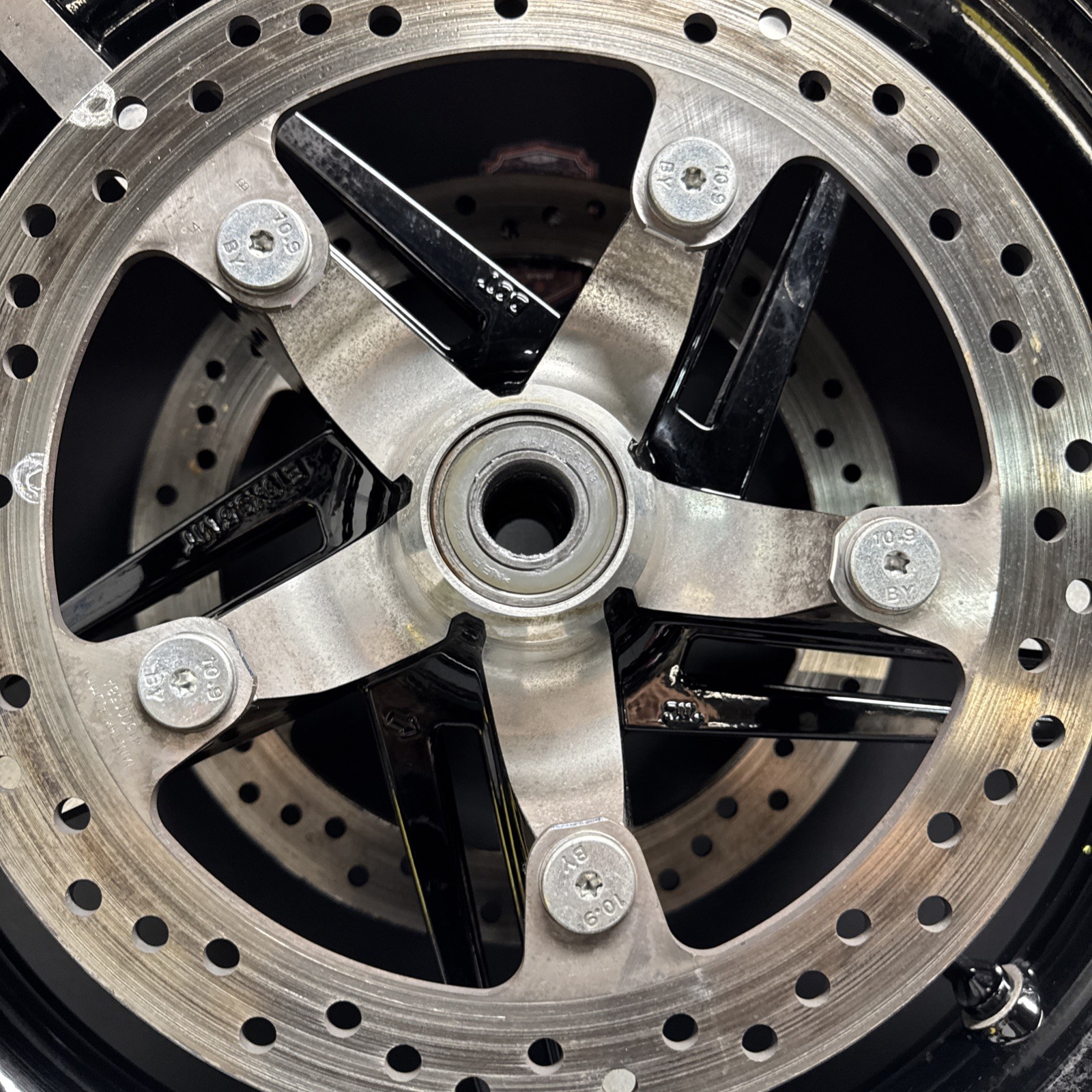 HARLEY TOURING HELIX 19x3.5 FRONT WHEEL ROTORS TIRE 43300926 41500158A 43100045