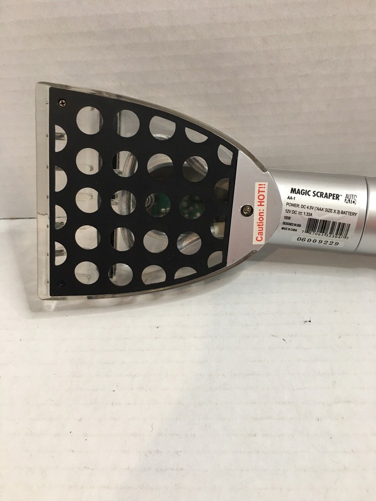 Magic Scraper Heated Ice Scraper SILVER NEW with BLACK POUCH CASE & CORD