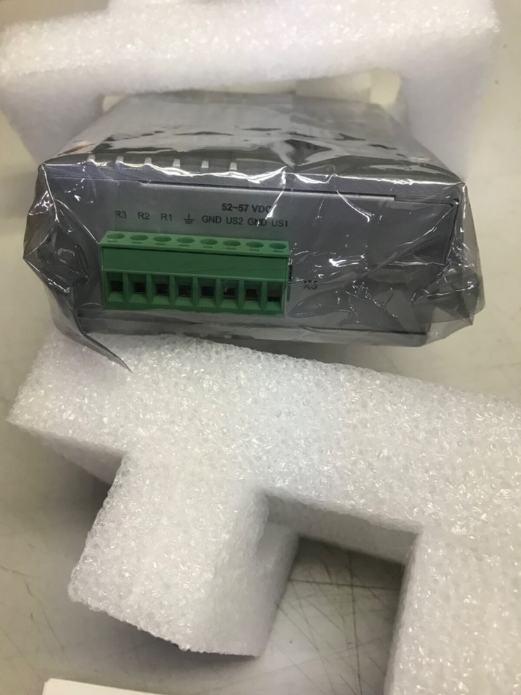 Phoenix Contact PoE + Ethernet Switch 1026765 - New, Seal Broken