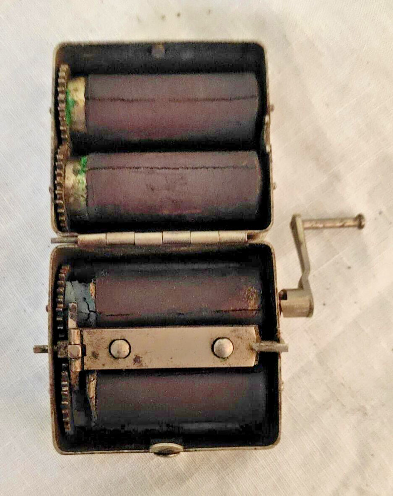 OLD RAZOR DOUBLE EDGE BLADE SHARPENER ROLLFIX GERMAN, REPAIRED WORKING