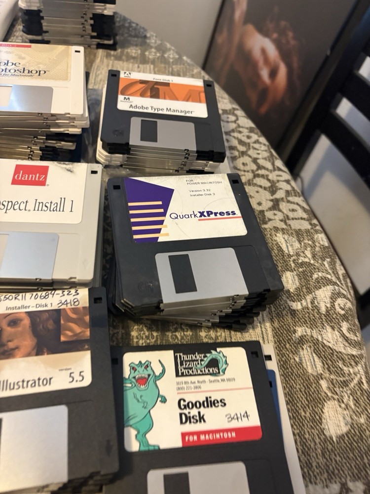 Apple HUGE Disk Lot () Mixed Software UNTESTED
