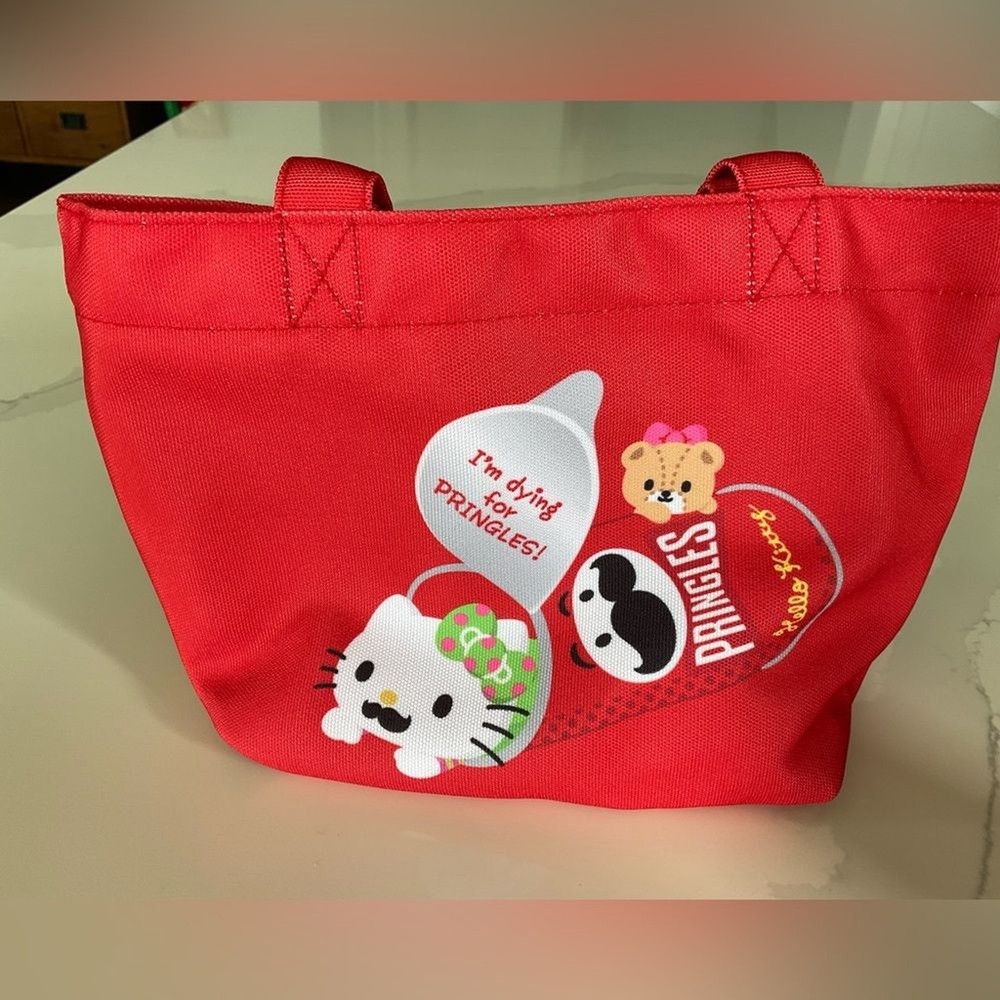 Hello kitty x pringles party pack