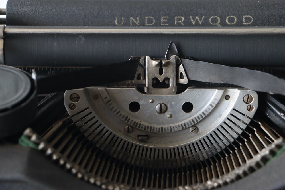 Antique Underwood Portable Typewriter - Excellent Working Condition!