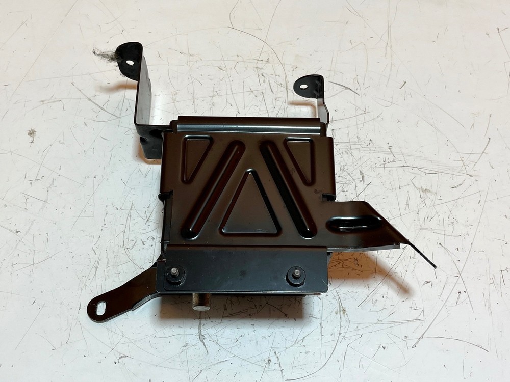 09-17 AUDI Q5 REAR LEFT DRIVER SIDE SUPPORT MOUNT BRACKET W/ CONTROL MODULE OEM