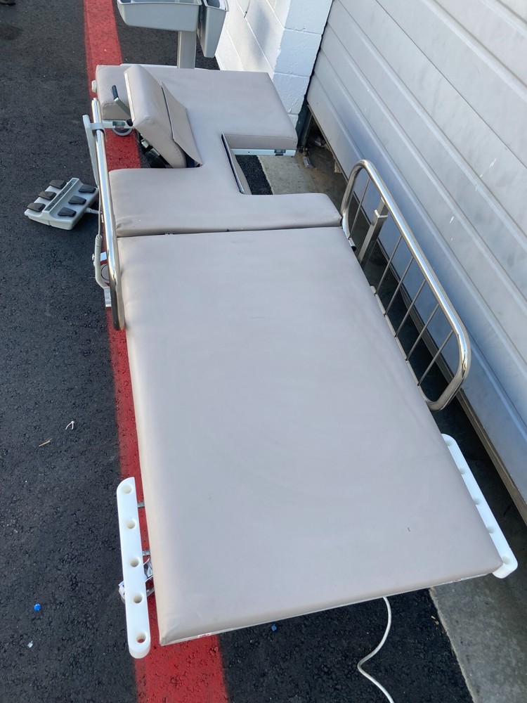 MPI Echo Table| New Upholstery | Aimcardio.com